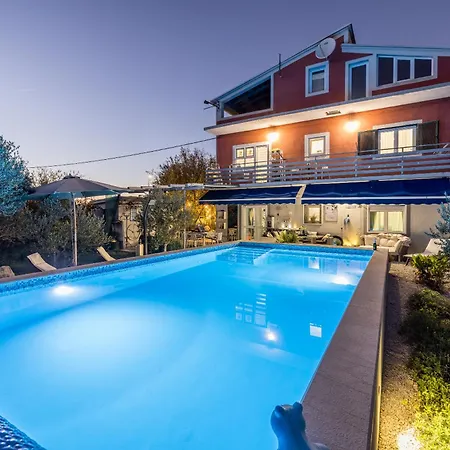 House Goran, Villa