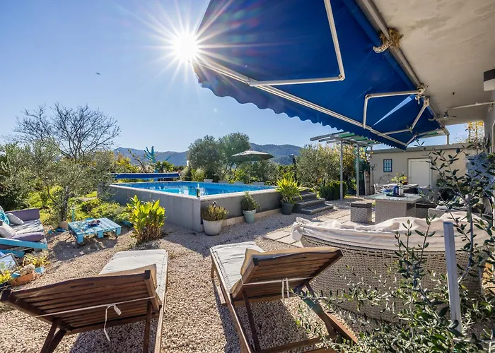 House Goran, Villa