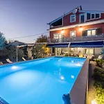 House Goran, Villa